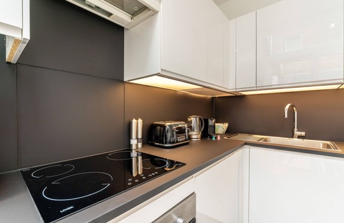 Earl's Court House | Secret KENSINGTON Garden Mews