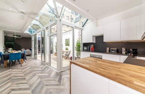Earl's Court House | Secret KENSINGTON Garden Mews