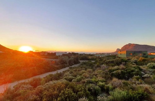 Pringle Bay House | Secure, luxurious with lovely views