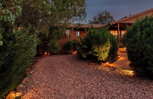 West Sedona House | Sedona Hideaway SPA & Finnish Sauna. Newly Renovated August 2025!