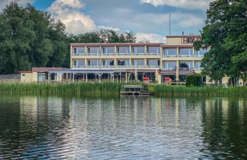 Moelln Hotel | Seehotel Schwanenhof
