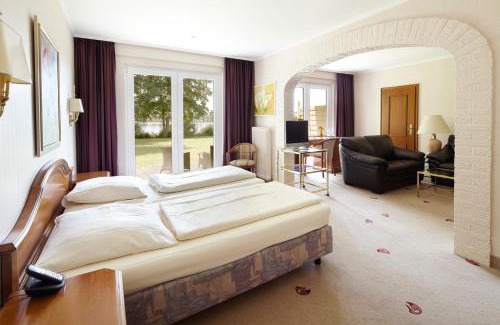 Moelln Hotel | Seehotel Schwanenhof