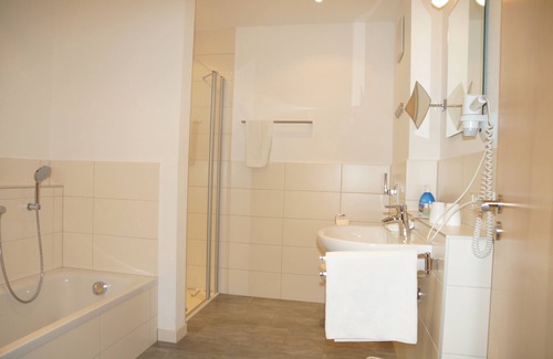 Dietringen Hotel | Seehotel und Appartements Schnöller