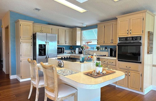 Ellenton House | Seeking a short-term rental home with numerous amenities? Well, look no further.