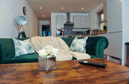 Reading City Centre Apartment | Select SA - Queens Terrace