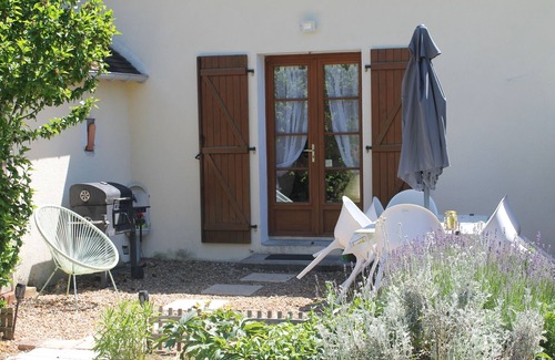 Deneze-sous-le-Lude House | Self Catering, High End Specification Family Accomodation with shared Pool