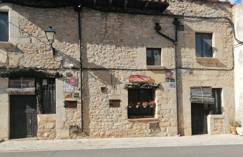 Enroig Cottage | Self catering Art Rustic for 2 people
