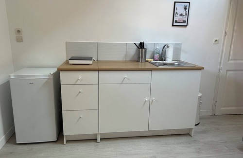 Decines-Charpieu Apartment | Self-contained studio in Decines Centre