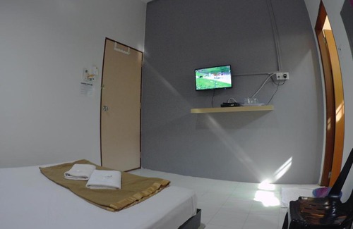 Kampung Sura Masjid Hotel | Semarak Beach Inn