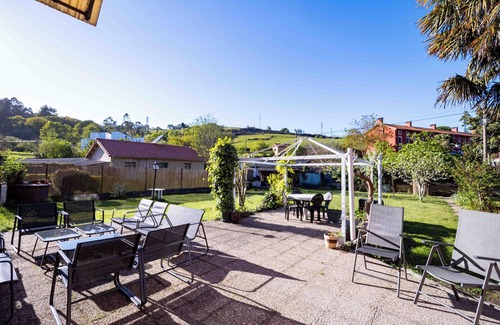Bimenes Municipality House | Semi-detached house of Belgian construction, with large garden and in a quiet location.