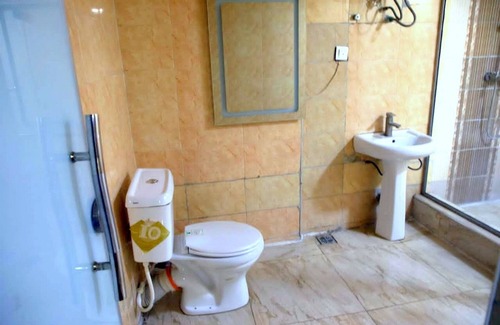 Ojodu Hotel | Senators Suites and Towers