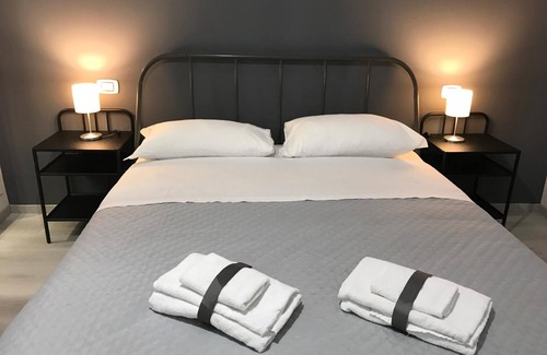 Universita Bed & Breakfast | Sensation House