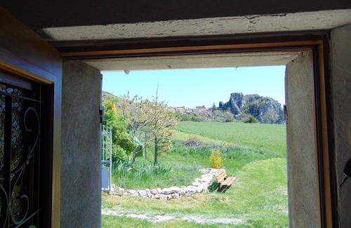 Rougon House | Separated studio on a fenced lot entering the Gorges du Verdon