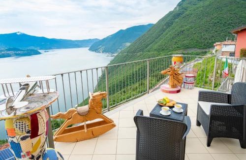 Parzanica Apartment | Serafino - nice terrace & swimming pool on the Iseo Lake