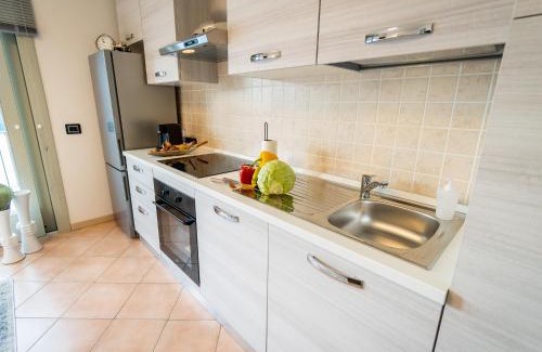 Parzanica Apartment | Serafino - nice terrace & swimming pool on the Iseo Lake