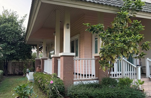 Thung Song Hong House | Serene 3-bedroom house in Bangkok with WiFi