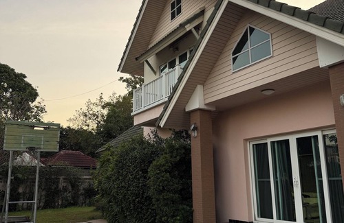 Thung Song Hong House | Serene 3-bedroom house in Bangkok with WiFi