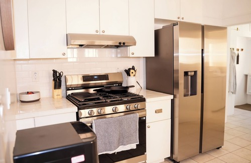 University Heights House | Serene 3BR Cottage w/Screened Porch in Prime Walkable Neighborhood