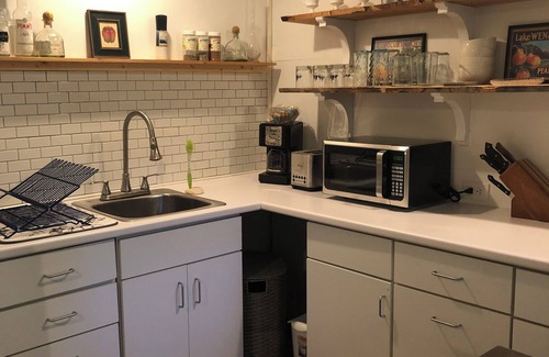 South Thomaston Apartment | Serene and airy space at the end of a wooded lane in Owls' Head Maine.