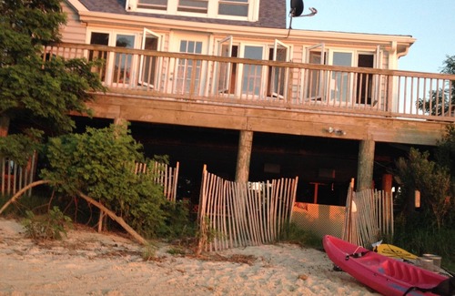Onancock Cottage | Serene Bayfront Cottage on Private Beach - Waterfront Beach House