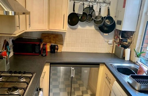 Bedminster House | Serene Bristol Home With Sunny Patio Garden