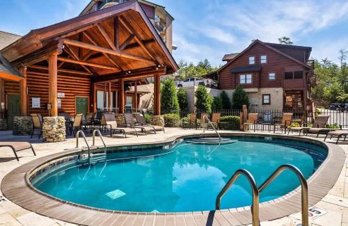 Pigeon Forge House | Serene Cabin w Grill Hot Tub & Resort Pool