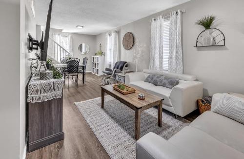 Imperial House | Serene Corner Cottage with Hot Tub home