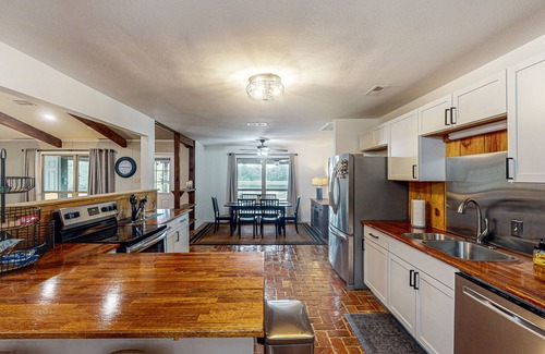 Wilmer Cabin | Serene Farm House with Expansive Land, Hot tub and Peaceful Pond Views