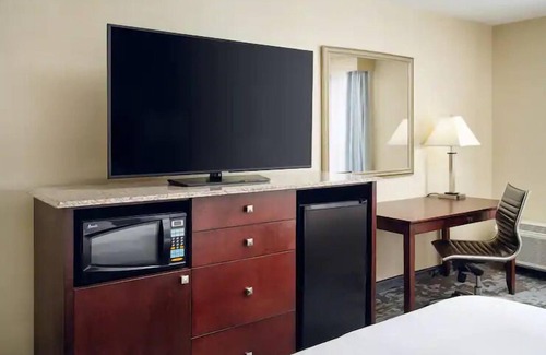 Rocky Mount Hotel | Serene Getaway: 2 Family-friendly Units Near Rocky Mount City Lake!