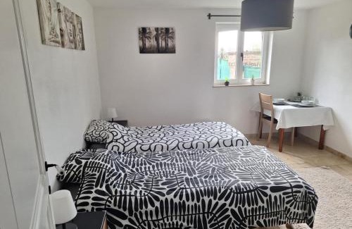 Deinze House | Serene Guest Room sandra in Charming Village of Gottem, East Flanders