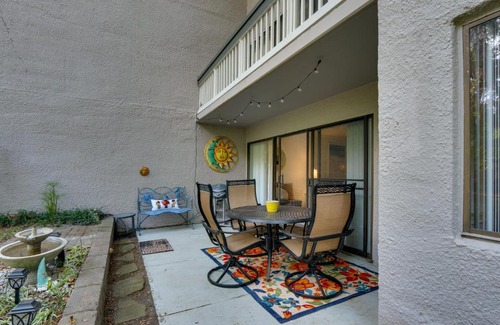 Hilton Head Island Apartment | Serene Hilton Head Island Condo with Community Pool!
