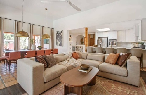 Paradise Gardens House | Serene Home | Heated Pool & Games