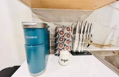 Old East Dallas Apartment | Serene Hotel Setup with Free Parking