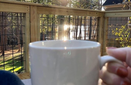 Gainesville House | Serene Lakeside Cottage | Sunset Views | Dock | Firepit + EV Charger!