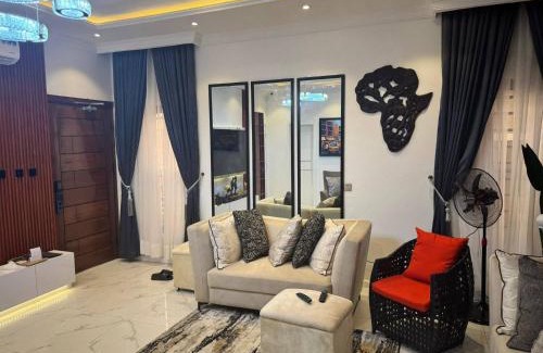 Lagos House | Serene Oasis in Lagos - Private Pool Relaxing Ambiance