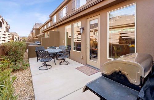 Washington House | Serene Oasis Near Zion - Pools Gym & Fishing Pond