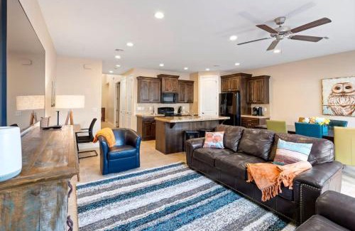 Washington House | Serene Oasis Near Zion - Pools Gym & Fishing Pond