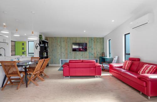 Waihi Beach House | Serene on Seaforth - Waihi Beach Holiday Home