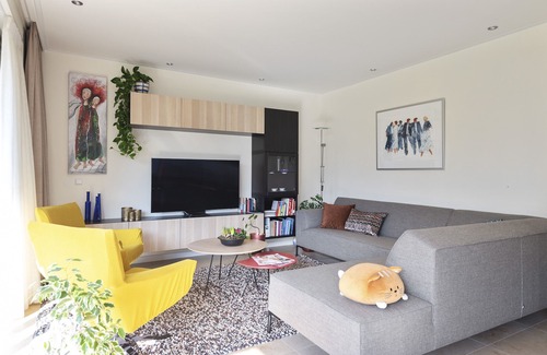 Alkmaar Apartment | Serene Parkside Retreat