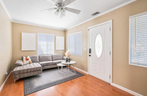 Harbor House | Serene Yard Porch at Signal Hill - Close to the Beach