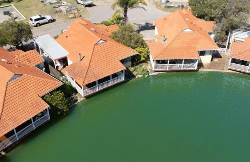 South Yunderup House | Serenity By The Lake