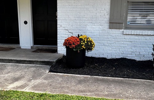 Covington House | Serenity Escape- 1/2 mile from the square