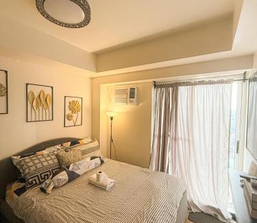 A. Bonifacio Apartment | Serenity Heights 41st by Celandine Condo