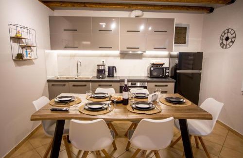 Monopari House | Serenity In Gonia