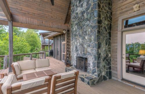 Mill Spring House | Serenity Mountain Cabin With Hot Tub Pet Friendly