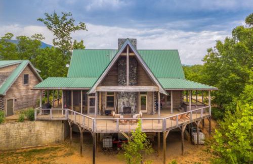 Mill Spring House | Serenity Mountain Cabin With Hot Tub Pet Friendly