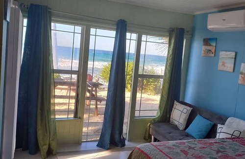Cotton Tree Bay House | Serenity On The Bay2 - Two Bed Apt Close to Supermarkets, Shops and Restaurants!