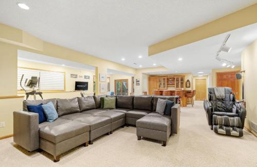 Eden Prairie House | Serenity on the Creek