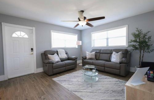 Hunt Club Villa | Serenity Retreat PoolSpa BBQ WorkSpace WiFi 3Bdrm