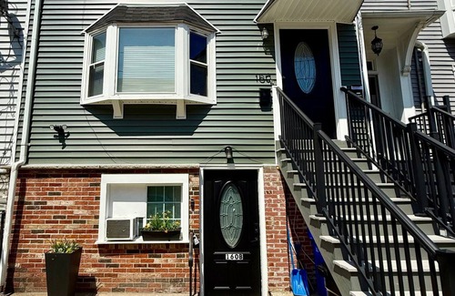 Central-Maverick Square - Paris Street Apartment | Serenity Suite Homes, Serene 2BD/1BA near Logan/Metro